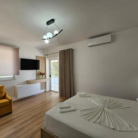 Hotell Center Gjordeni Ksamil