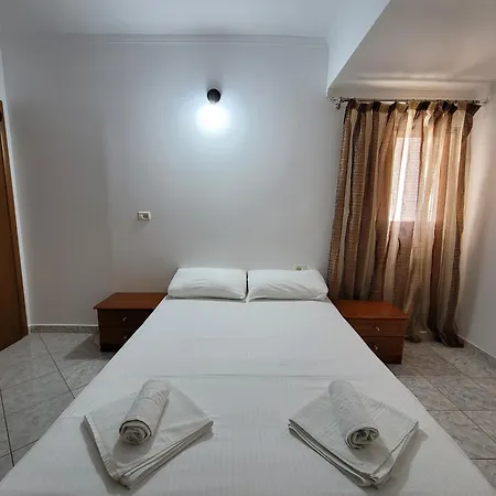 Hotel Center Gjordeni *