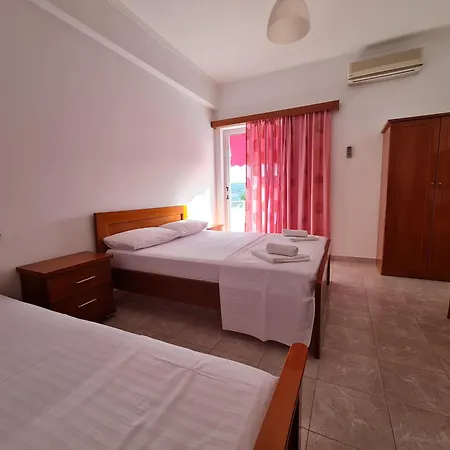 Center Gjordeni Hotel