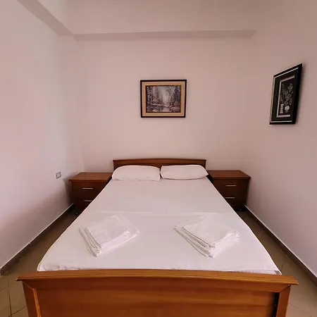 Center Gjordeni Hotel *