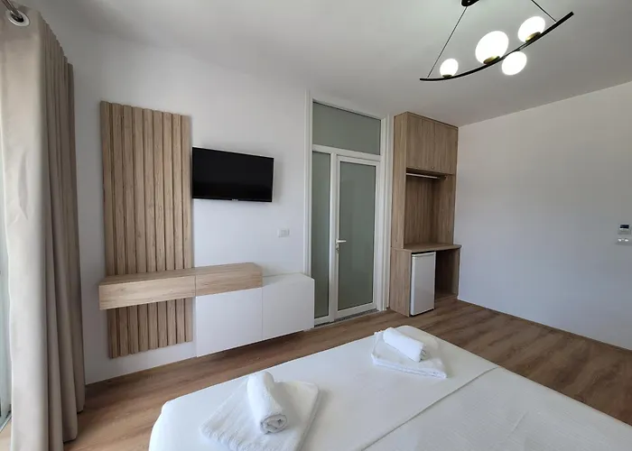 Hotel Center Gjordeni *