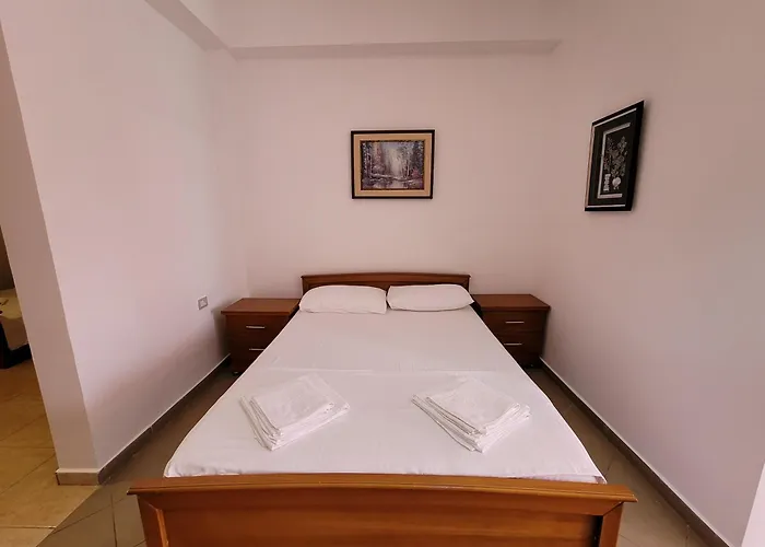 Center Gjordeni Hotel *
